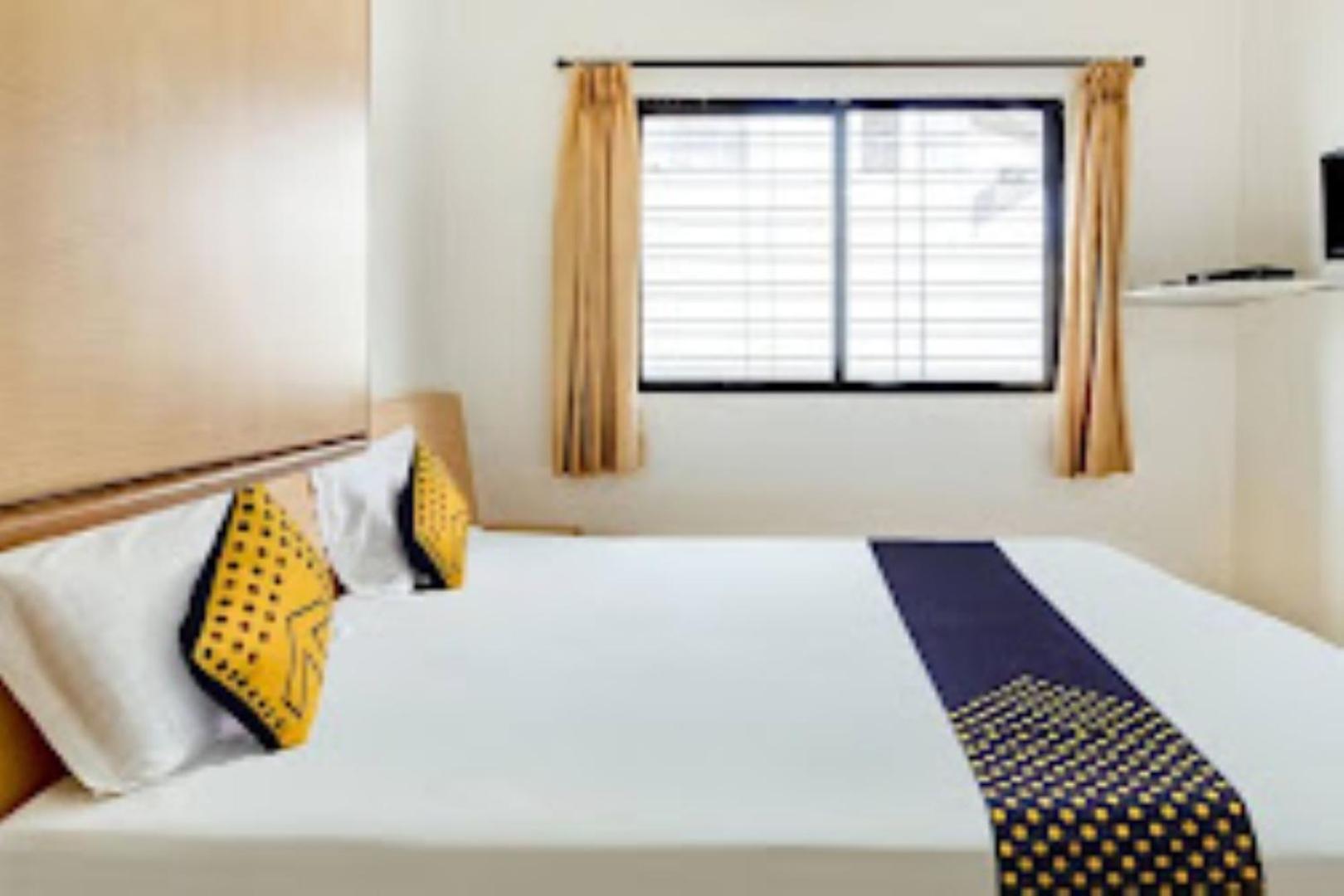 Hotel Rahi Nashik Dış mekan fotoğraf